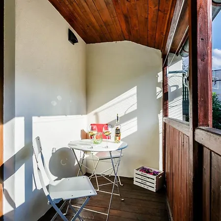 Beautiful With Balcony By Rent Like * זקופאנה